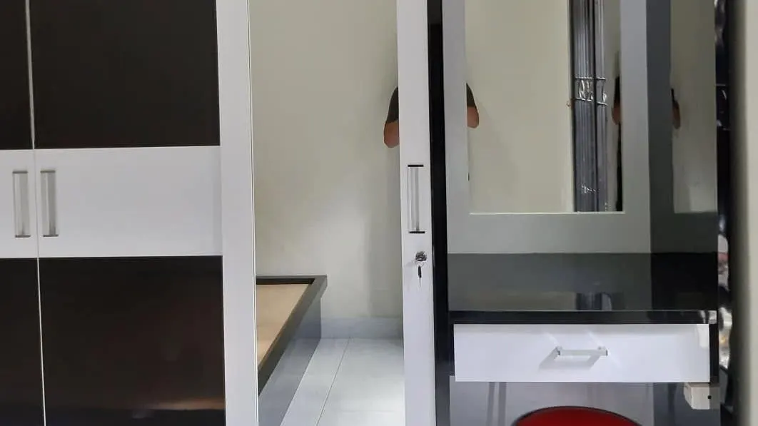 Custom dressing table with mirror and storage